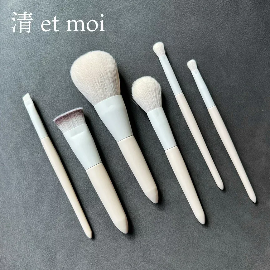 【お買い物マラソン期間P10倍!】メイクブラシセット 6本 清 et moi (セイ・エ・モア) |ファンデーション チーク アイシャドウ アイブロウ パウダー 丸平 斜め フラット 旅行 人工毛 化粧ブラシ 抗菌加工 シンプル 初心者 プレゼント 就職 祝い まとめ買い