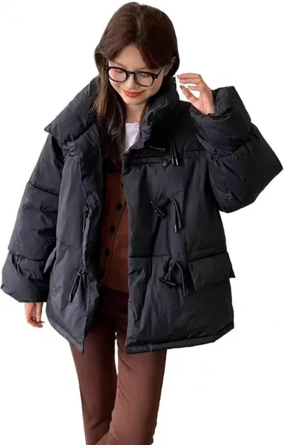 中綿コート レディース アウター スタンドカラー ダッフル風 ゆったり 防寒 暖かい ぽかぽか 体型カバー カジュアル 秋冬 お出かけ フラップポケット ブ