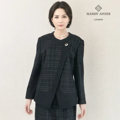 【当日発送可能】HARDY AMIES ハーディエイミス 9号 セレモニースーツ ブラック系 ウール キュプラ ノーカラー アンサンブル ジャケット タイトスカート セットアップ レディース 入学式 卒業式 七五三 結婚式 式典 ママフォーマル 英国王室御用達【中古】