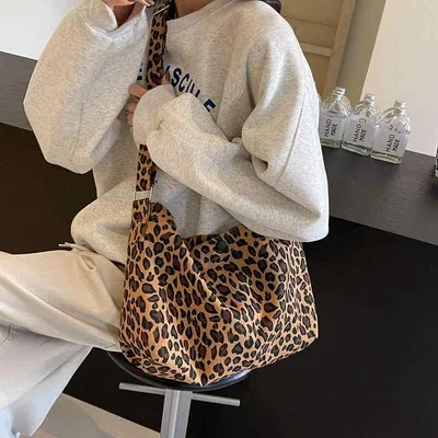 トートバッグ レディース 大容量 キャンバス ヒョウ柄 ショルダーバッグ 2way 斜めがけ 手提げ マザーズバッグ 通勤 通学 かばん おしゃれ