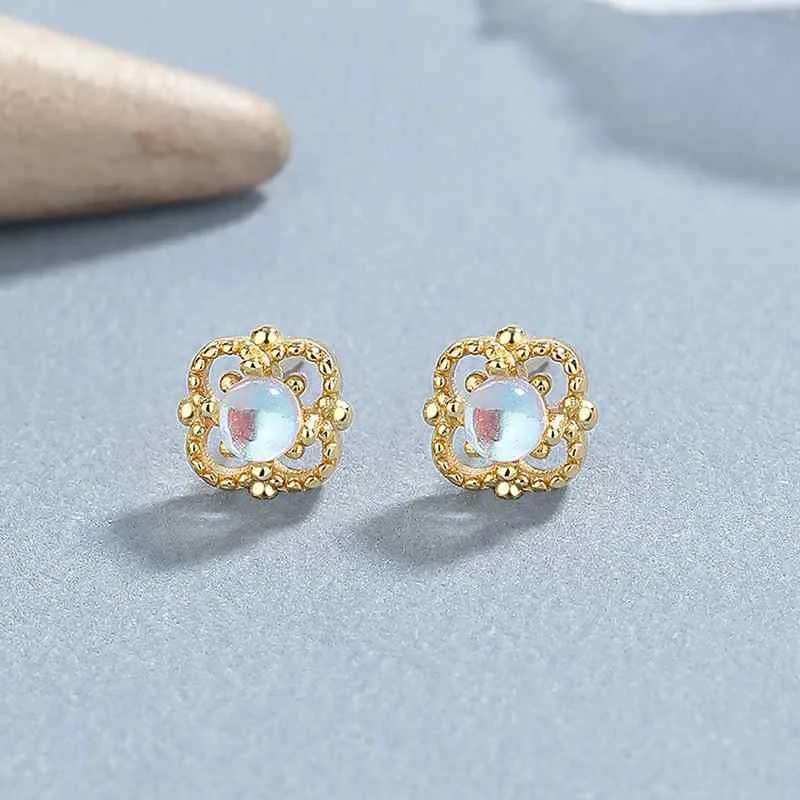 ピアス レディース シルバー925 ムーンストーン クローバー 花 透かし 四つ葉 スタッドピアス 軟骨ピアス 小ぶり シンプル 上品 きれいめ 通勤 デイリー ジュエリー アクセサリー