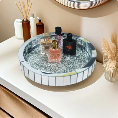 360 度回転式メイクアップオーガナイザー ラインストーン装飾付き 回転コスメティックトレイ ドレッサー・デスク対応 香水や化粧品をまとめて整理 化粧小物を一目で取り出せるおしゃれな化粧収納トレイ