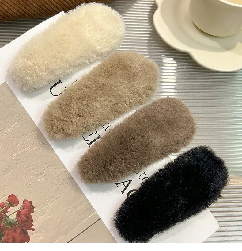 4点セットフェイクファー ヘアクリップ 髪留め カバーピン 秋冬用 大きいサイズ ボリューム感 かわいい レディース アクセサリー 髪飾り 簡単 セットアップ