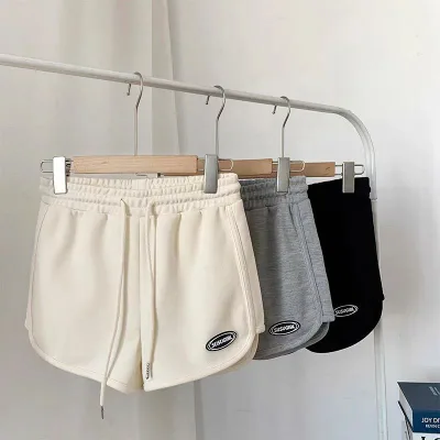 ショートパンツ レディース 短パン 半ズボン ハーフパンツ ボトムス ゆったり 薄手 涼しい 伸縮性 ウエストゴム ドローストリング ポケット付き ルームウェア 部屋着 ワンマイルウェア フィットネス ジム 運動 ヨガ スポーツ 普段使い 通学 ブラック