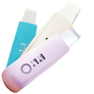 【在庫有】\ページ限定・ティースプーン付/ 充電式防水美顔器 【アクアウォーターピーリング 収納ケース付き】 【送料無料・代引料無料】 超音波美顔器 ウォーターピーリング美顔器 お風呂で使える美顔器