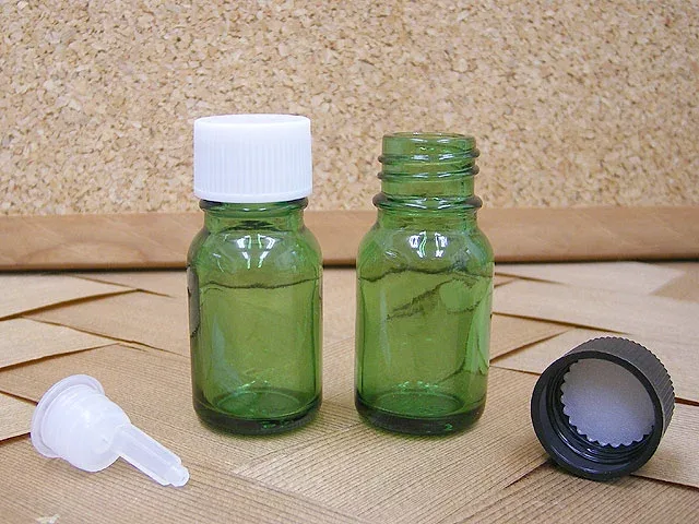 遮光瓶 Tグリーン 10ml ドロップ栓付