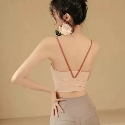 キャミソール レディース カップ付き インナー トップス 美背 背中見せ ノンワイヤー パッド付き ブラトップ 伸縮性 ストレッチ フィット感 部屋着 ルームウェア インナーウェア 下着 肌着 アンダーウェア 体型カバー 着痩せ 細見え ゆったり 大きい