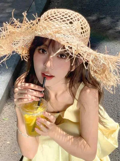 麦わら帽子 女性用 夏用 ラフィア編み ビーチハット ワイドブリム 日よけ 紫外線カット 透け感 通気性 軽量 アウトドア 海辺用
