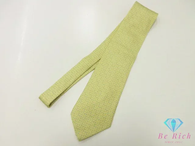 エルメス HERMES ネクタイ イエロー 黄色 カラー シルク 絹 ロゴ 総柄 ビジネス スーツ 小物【中古】【送料無料】 bh2864