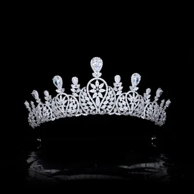 ヘッドアクセサリー レディース ジルコニアクラウン ブライダル 結婚式 新婦 ウェディングドレス フォーマルドレス 高級感 マイクロセッティング スウィート 電気メッキ加工