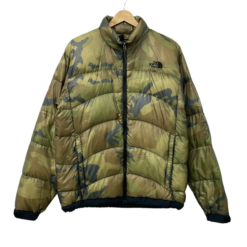 【新着】【中古】THE NORTH FACE(ノースフェイス) ダウンジャケット SUMMIT SERIES/迷彩柄 グリーン×ダークグリーン×黒