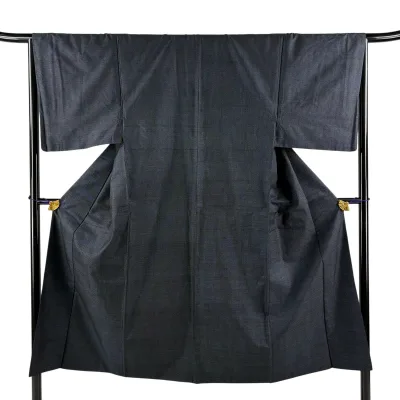【美品】 男着物 身丈144cm 裄丈65cm M 袷 アンサンブル 紬 亀甲絣 紺色 正絹 秀品 【中古】