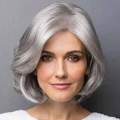 ウィッグ レディース 中高年 お母さん ヘアスタイル シルバーグレー ショート カール ふんわり ボブ 耐熱 高温絲 斜め前髪 普段使い イメチェン