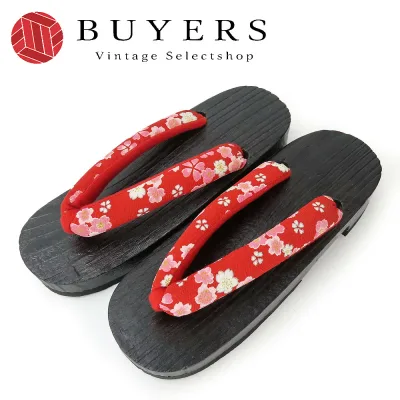 【中古】 下駄 未使用展示品 フリーサイズ ポリエステル 桐 赤 ピンク系 黒 浴衣用 桜柄 かわいい 和装 呉服 和服 きもの レディース 女性