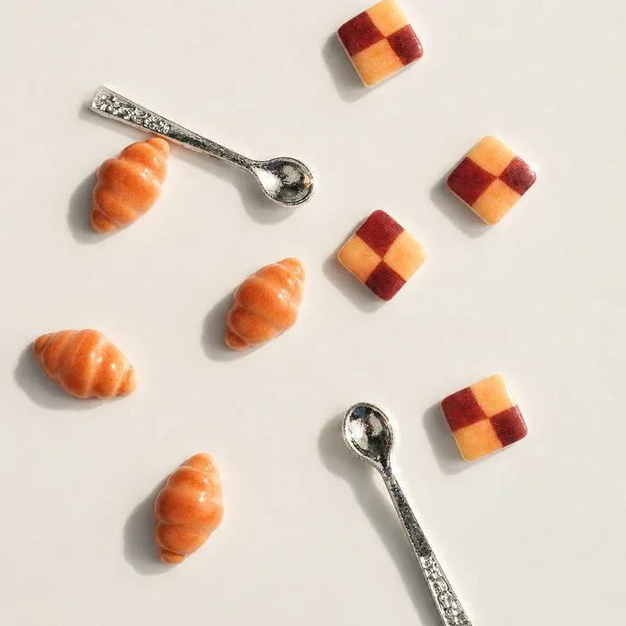 パンとビスケットネイルパーツ 4個入り ネイルパーツ デコパーツ ネイルアート 韓国ネイル