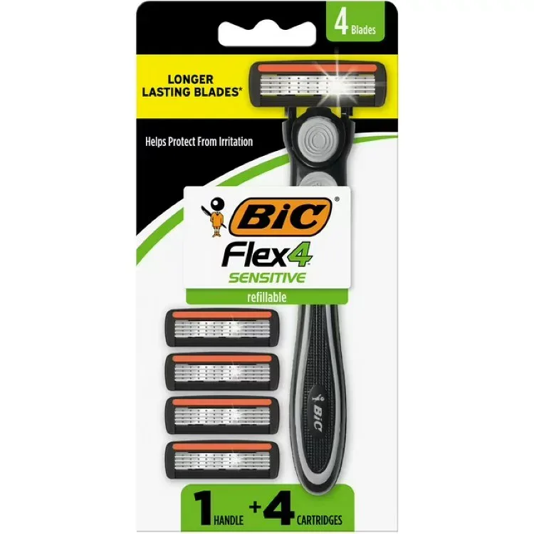 ビック フレックス4 メンズ替刃式カミソリ 4枚刃 本体1本 替刃4個 BIC Flex 4 Refillable Men's Razors, 1 Handle and 4 Cartridges With 4 Blades, 5 Piece Set 【お取り寄せ商品】