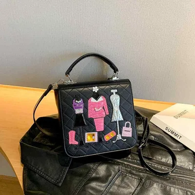 レディース バッグ ハンドバッグ スクエアバッグ ミニバッグ 刺繍 ワッペン レトロ ヴィンテージ風 2WAY ショルダーバッグ 斜めがけ 肩掛け 手提げ 高見え 個性的 上品 大人可愛い おしゃれ カジュアル きれいめ