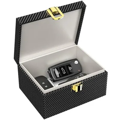 SAMFOLK リレーアタック防止用キーケース リレーアタック防止ボックス スマートキー収納 電波遮断キーケース 信号遮断ケース リレーアタック対策 リレーアタック防止キーケース スマートキーケース カーオフィシャルグッズ バッグ 3Dカーボン素材 おしゃれ 耐久 ブラック M