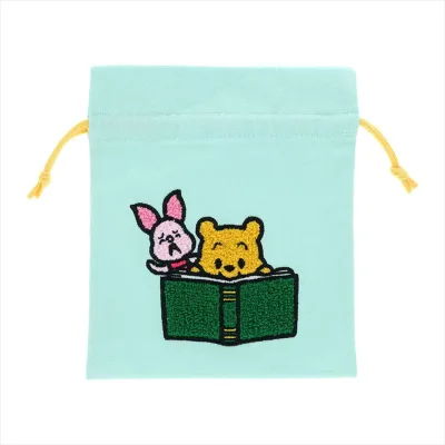 【最大1000円OFFクーポン!】くまのプーさん 巾着袋 サガラ刺繍巾着 Artist series art by TAROUT プー&ピグレット ディズニー サンスター文具 小物入れ キャラクター グッズ メール便可 シネマコレクション