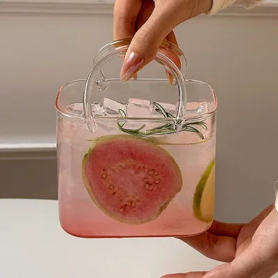 バッグ型 グラス おしゃれ コップ カクテルグラス 持ち手付き インスタ映え ガラスコップ 耐熱ガラス ジュースカップ カフェ かわいい ギフト