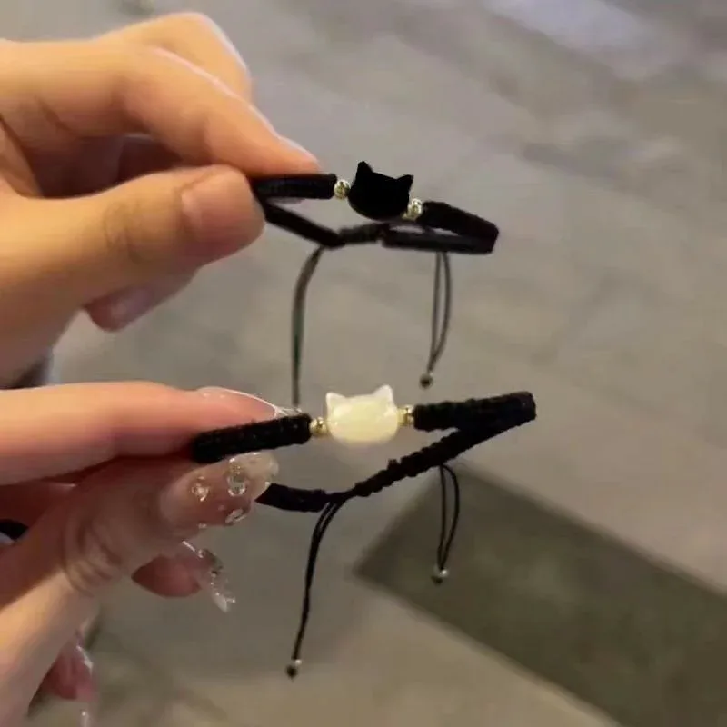 ブレスレット レディース かわいい 猫 モチーフ 手編み ハンドメイド 調整可能 ペア カップル用 シンプル アクセサリー 手首飾り カジュアル 普段使い ラッキーアイテム 合わせやすい 高品質 色褪せにくい おしゃれ 繊細 プレゼント 贈り物 記念日