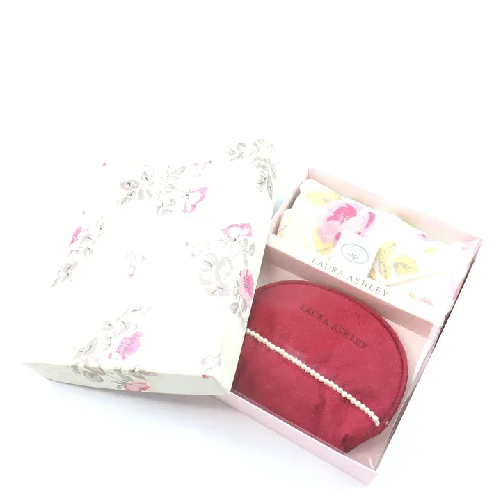 ローラアシュレイ ポーチ ハンカチ 2点セット ブランド 未使用 レディース ワインレッド Laura Ashley 【中古】