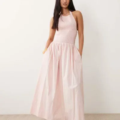 ミスセルフリッジ Miss Selfridge ミス・セルフリッジのシャーリング入りホルターネックポプリンマキシドレス(ピンクストライプ) ワンピース レディース 女性 インポートブランド 小さいサイズから大きいサイズまで