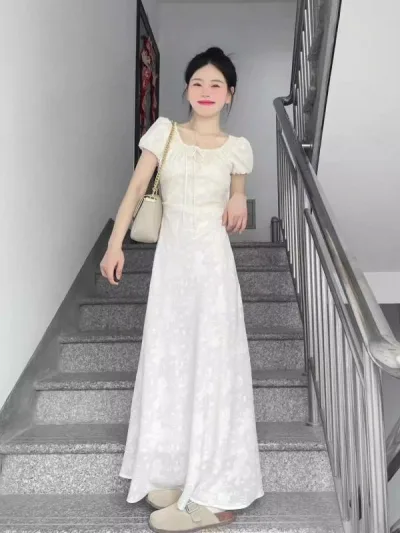 ワンピース 女性用 フレンチスタイル 優しい風合い 杏色 Aライン ロングスカート 夏 短袖 泡泡袖 ハイウエスト 収腰 スリムライン ジャカード織り 花柄 ポリエステル 接触冷感 清新 甘い 少女風 気質 優雅 デイリー 軽量 通勤 普段使い かわいい