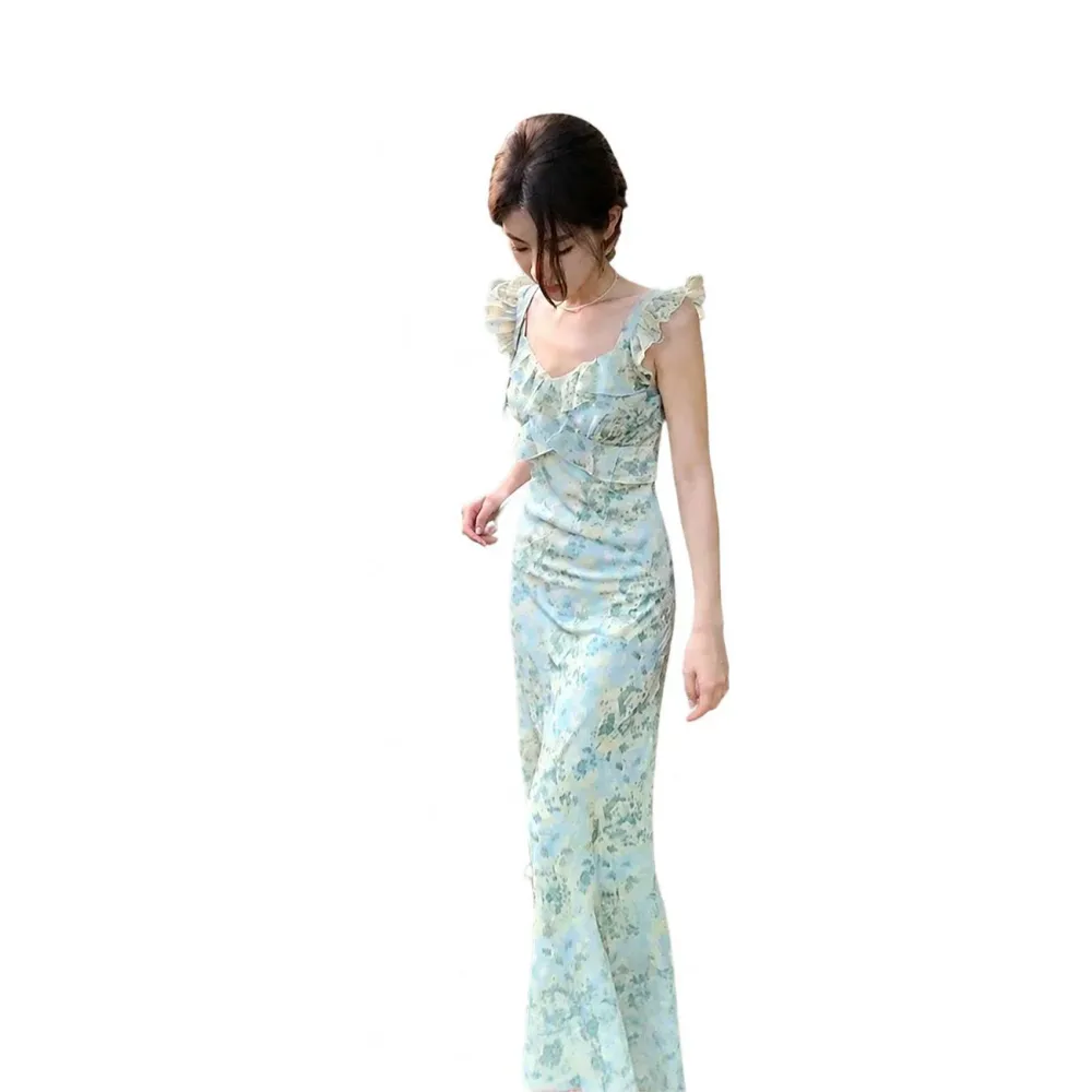 【大人フェミニン】ワンピース ロングワンピース マキシワンピース ノースリーブ マキシ丈 花柄 肩フリル Vネック マーメイド ハイウエスト 着痩せ 細見え 体型カバー 脚長効果 旅行 リゾート ビーチ デート きれいめ 春 夏 エメラルドグリーン 水色