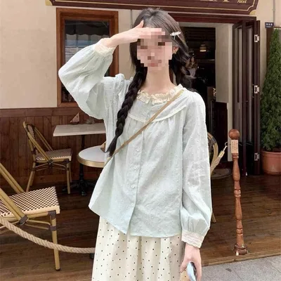 秋季 女性用 ミントグリーン レース 切り替え ポルカドット シャツ トップス 長袖 コットン 素材 ゆったり シルエット ラウンドネック ボタン デザイン 気質 通勤 スタイル 都市風 吸湿速乾 軽量 柔らかい 肌触り インナー レイヤード 普段使い