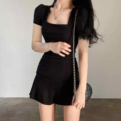 ワンピース レディース 夏 短丈 包臀 セクシー デザイン 修身 甘め 清新 黒 接触冷感 ポリエステル 切り替え 方領 肩落ち 五分袖 中腰 セットオン 基本款 Aライン 単品 25-29歳向け 通勤 普段使い 軽量 伸縮性 吸湿速乾 ヒップライン 強