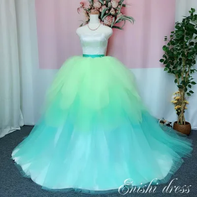 ウェディングドレス オーバースカート グリーン 花びらデザイン 2色使用 ウェディングドレスの色直し アクセサリー 色変更無料 ロングトレーン ボリューム エレガント 結婚式 披露宴 二次会 前撮り パーティー 花嫁 かわいい 豪華 色変更 サイズオーダー 無料