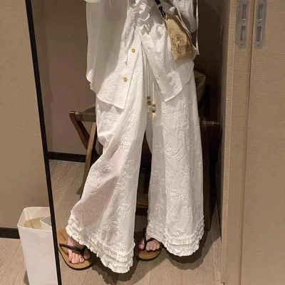 レディース ワイドパンツ コットン 混紡 素材 白色 高腰 長丈 直筒 シルエット 中厚手 微弾性 切り替え デザイン 刺繍 花辺 加工 做旧 加工 気質 通勤 スタイル 都市 風 優雅 気質 バケーション 風 優しい 仙気 かわいい 夏 シーズン 軽量