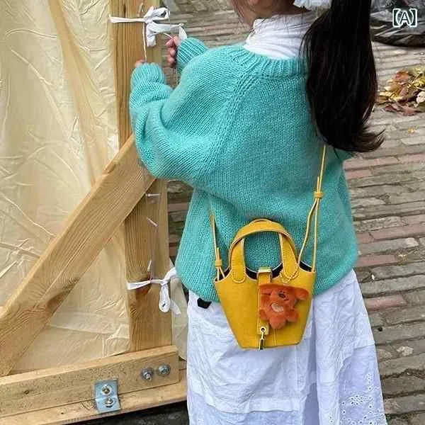 ショルダーバッグ 女の子 ポシェット 子供 バケツ型 ミニバッグ 斜めがけ 軽量 小銭入れ 小物入れ 幼児 小学生 お出かけ お散歩 プレゼント ギフト かわいい 誕生日 入園祝い 通園 通学 肩掛け キッズ 鞄