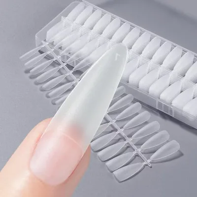 BEIHOO ネイルチップ ロング ポイント 0.15mm極薄 クリア 長さ出しチップ 大容量300枚入 サンディング済み 柔らかい 自然なフィット 使いやすい 収納ケース&ネイルツール付き サロン セルフ DI…