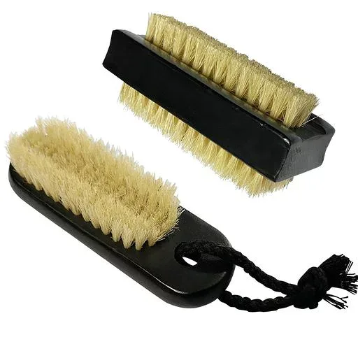 Coralpearl 爪ブラシ 木製 天然豚毛 黒 両面&ロープ付き 2本セット つめぶらし ツメクリーナー Nail Brush 洗浄用 ネイルケア
