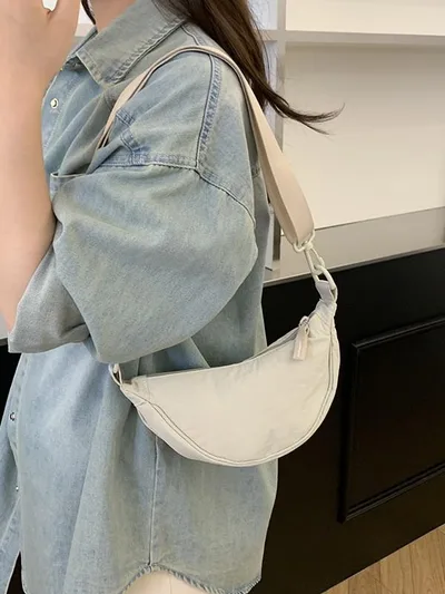 ショルダーバッグ レディース 餃子バッグ 軽量 ナイロン 斜めがけ 大容量 ミニバッグ 肩掛け カジュアル 旅行 無地 メッセンジャーバッグ
