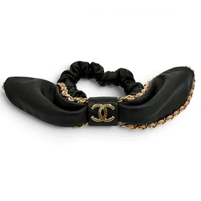 美品★CHANEL シャネル A22S チェーン使い ココマーク レザーリボン シュシュ ヘアアクセサリー ブラック ピンク ゴールド金具 フランス製 レディース 【中古】