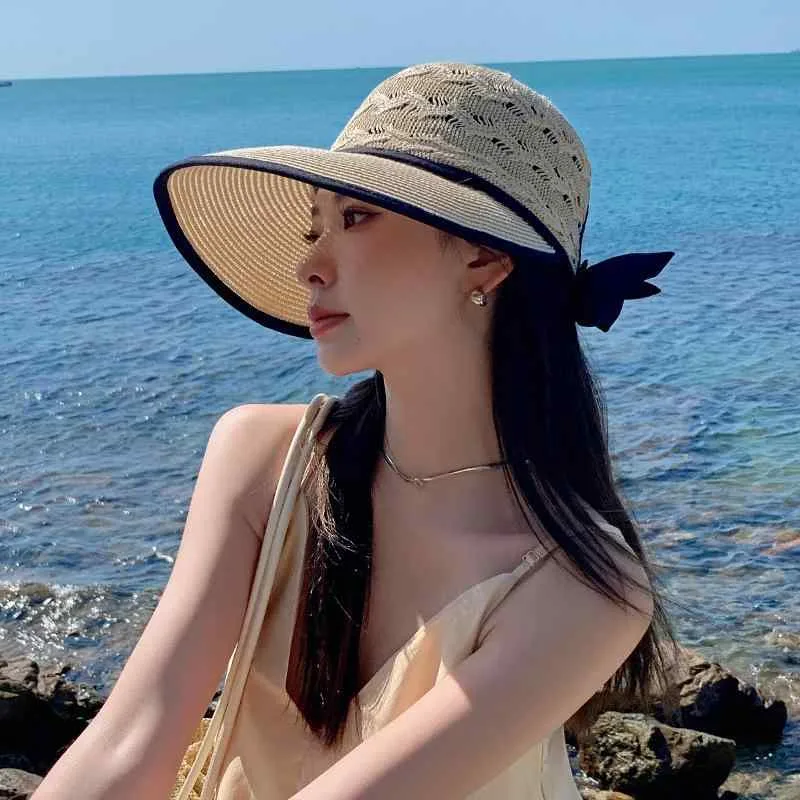 麦わら帽子 レディース 女性用 韓国風 つば広 ハット リボン UVカット 紫外線対策 日焼け防止 折りたたみ ポータブル 通気性 涼しい 春夏 ラウンドトップ サイズ調整可能 日よけ リゾート 旅行 アウトドア