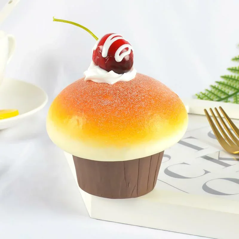 食品サンプル DIY フェイクフード カップケーキ フルーツ パン スイーツ リアル ストロベリー ブルーベリー チェリー 撮影小物 ディスプレイ オブジェ 置物