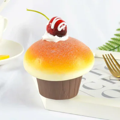 食品サンプル DIY フェイクフード カップケーキ フルーツ パン スイーツ リアル ストロベリー ブルーベリー チェリー 撮影小物 ディスプレイ オブジェ 置物