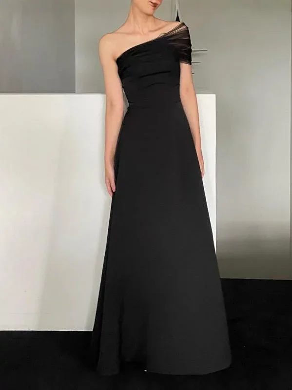 ドレス レディース ロングドレス ベアトップ サテン調 ティアード 黒 マキシ丈 結婚式 お呼ばれ 二次会 パーティー 演奏会 お呼ばれドレス スリム フォーマル 着やせ