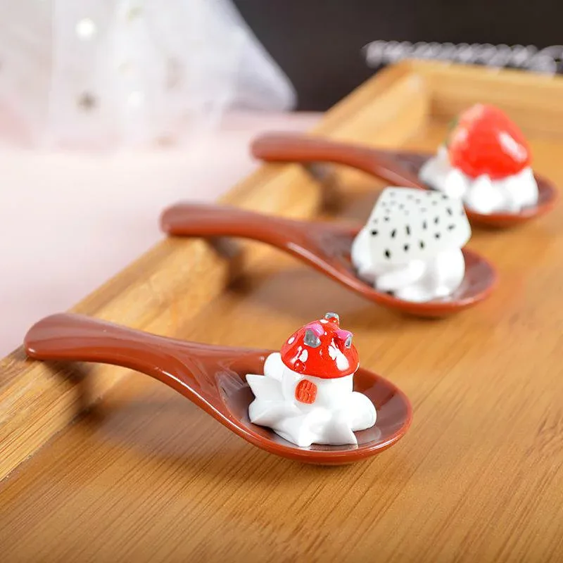 フェイクスイーツ クリームフルーツスプーン DIY ハンドメイド ミニチュアフード 食品サンプル 模型 ドラゴンフルーツ イチゴ 果物 ドールハウス 飾り 置物 撮影小物