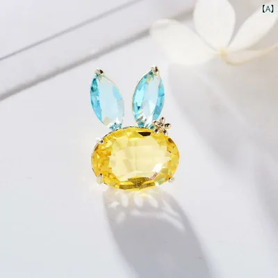ブローチ レディース かわいい ウサギ モチーフ カートゥーン クリスタル風 防ずれ ピン ファッション アクセサリー 電気メッキ加工 人工宝石 イエロー ピンク おしゃれ