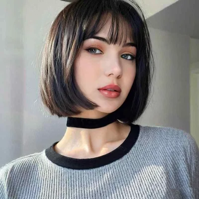 ウィッグ レディース フルウィッグ ナチュラル ショートストレート ぱっつん前髪 ふんわり 小顔効果 耐熱ファイバー マシンメイド パーマ アイロン可能 ブラック ダークブラウン ライトブラウン