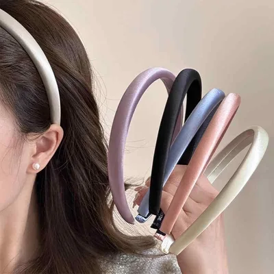 カチューシャ レディース サテン ヘアバンド 髪飾り 幅広 太め 痛くない 滑り止め 接触冷感 洗顔用 ヘアアクセサリー 無地 シンプル 大人 上品 エレガント 高級感 通勤 旅行 通学 春夏