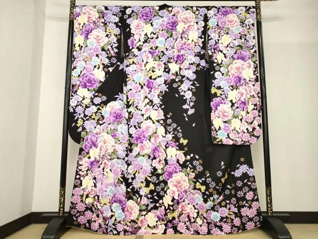 平和屋着物●豪華振袖 刺繍 舞花文 黒地 金彩 正絹 逸品 AABF9654ck