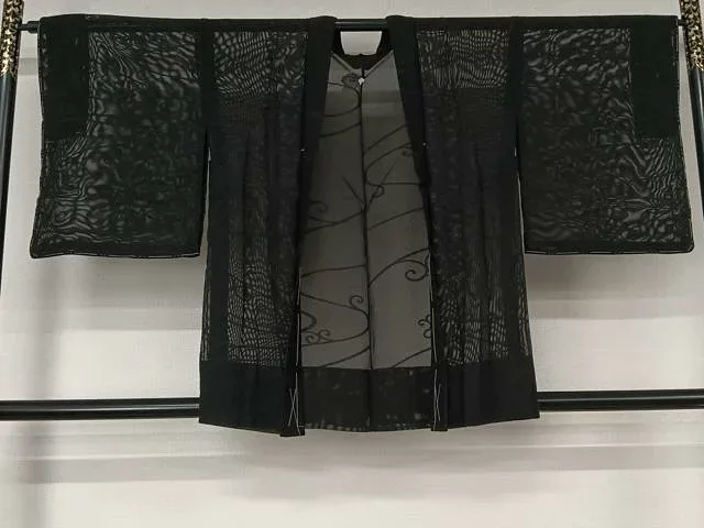 平和屋着物▽羽織 スリーシーズン 春夏秋 塵除け 唐草文 黒地 正絹 逸品 AABJ9738jh