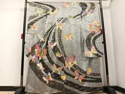 Heiwaya Kimono - Luxurious long-sleeved kimono, snowflakes, flowers and butterflies, gold, silver, pure silk, masterpiece AABK5258ph