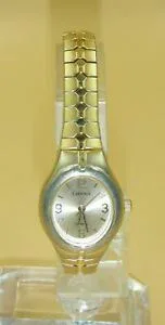 【送料無料】 腕時計 レディースクオーツバッテリーcarriage by timex ladies quartz watch battery